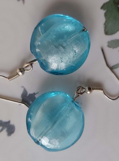 Lalile Handmade Kolczyki – błękitne szkło – w kształcie koła