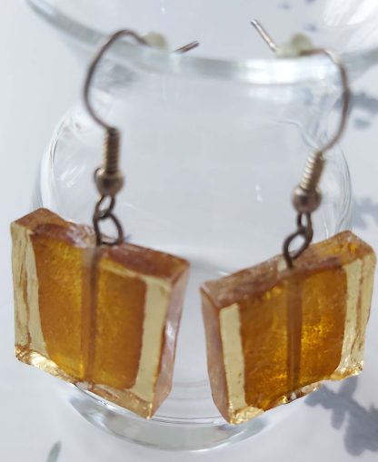 Lalile Handmade Kolczyki –miodowe szkło – w kształcie kwadratu